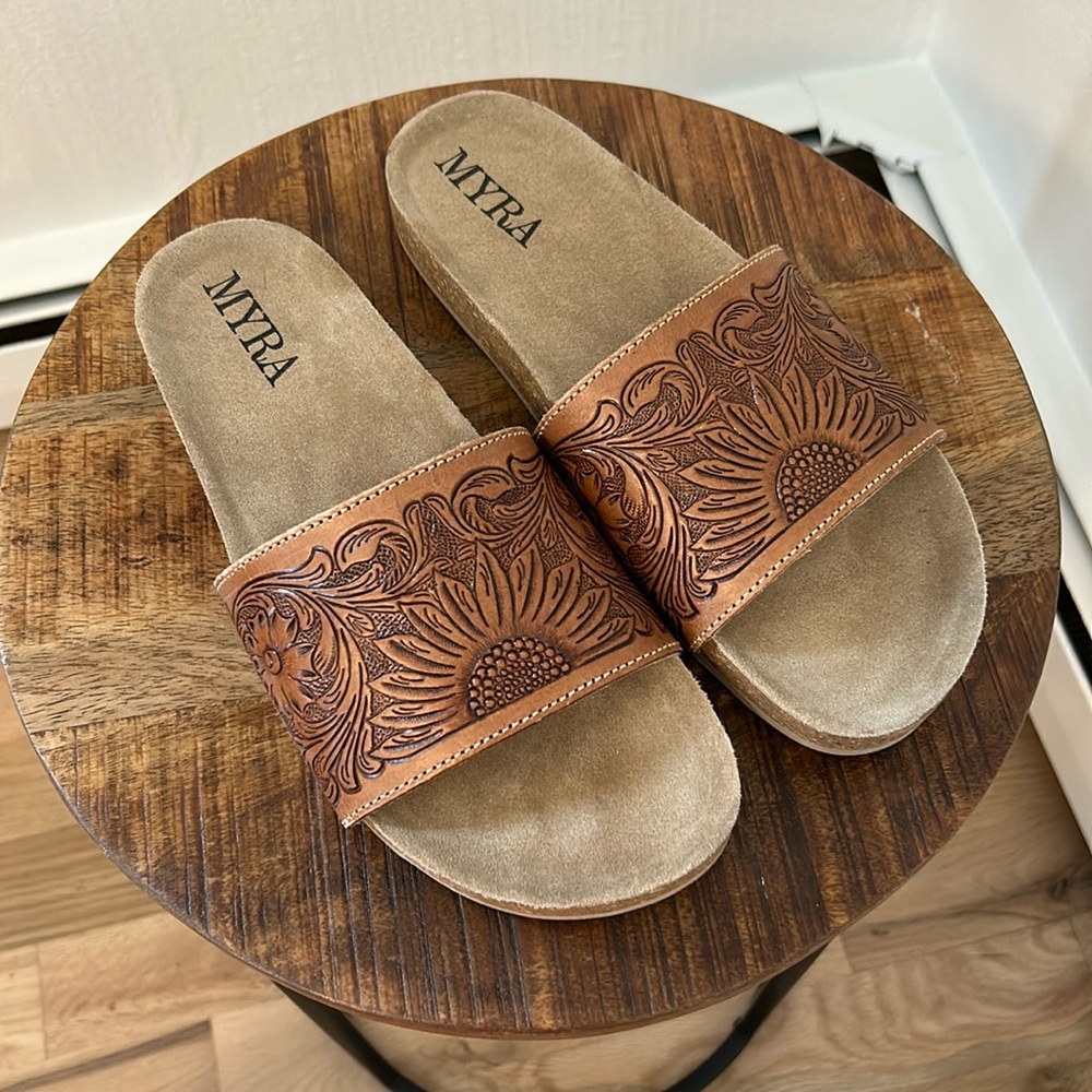 MYRA leather sandals, western fashion.